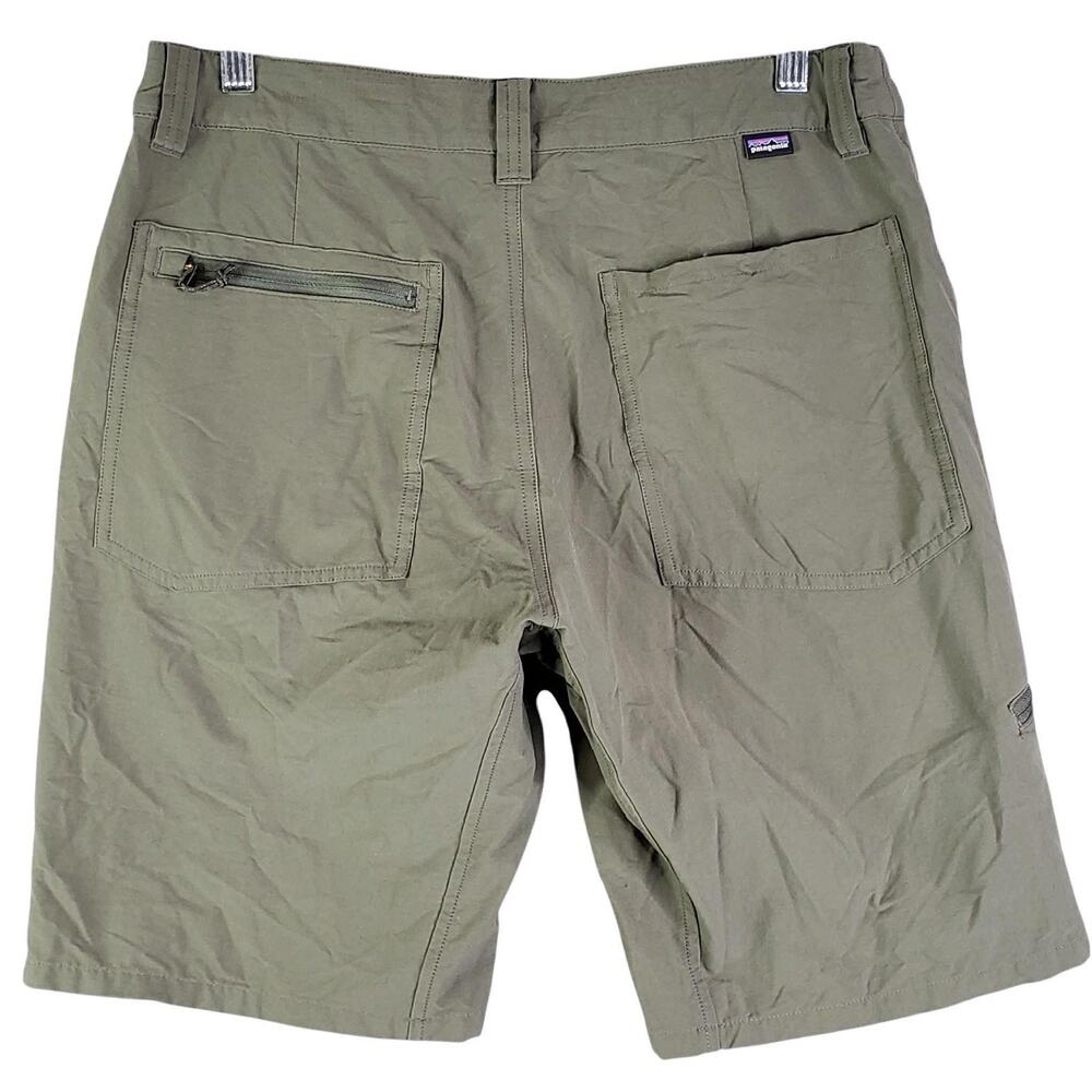 Patagonia Quandary Cargo Shorts Men's Size 32 Green Hiking Outdoor Zip Pocket - Picture 3 of 11